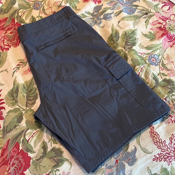 ORVIS Size 36 Tech Cargo Short Deep Gray Stretch Comfort Media Storage $59 NEW - Picture 2 of 16